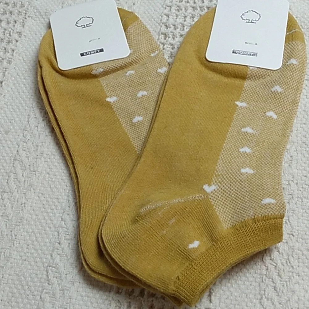 4 Pairs of Women's Socks One Tree Comfy Size 9 - 11